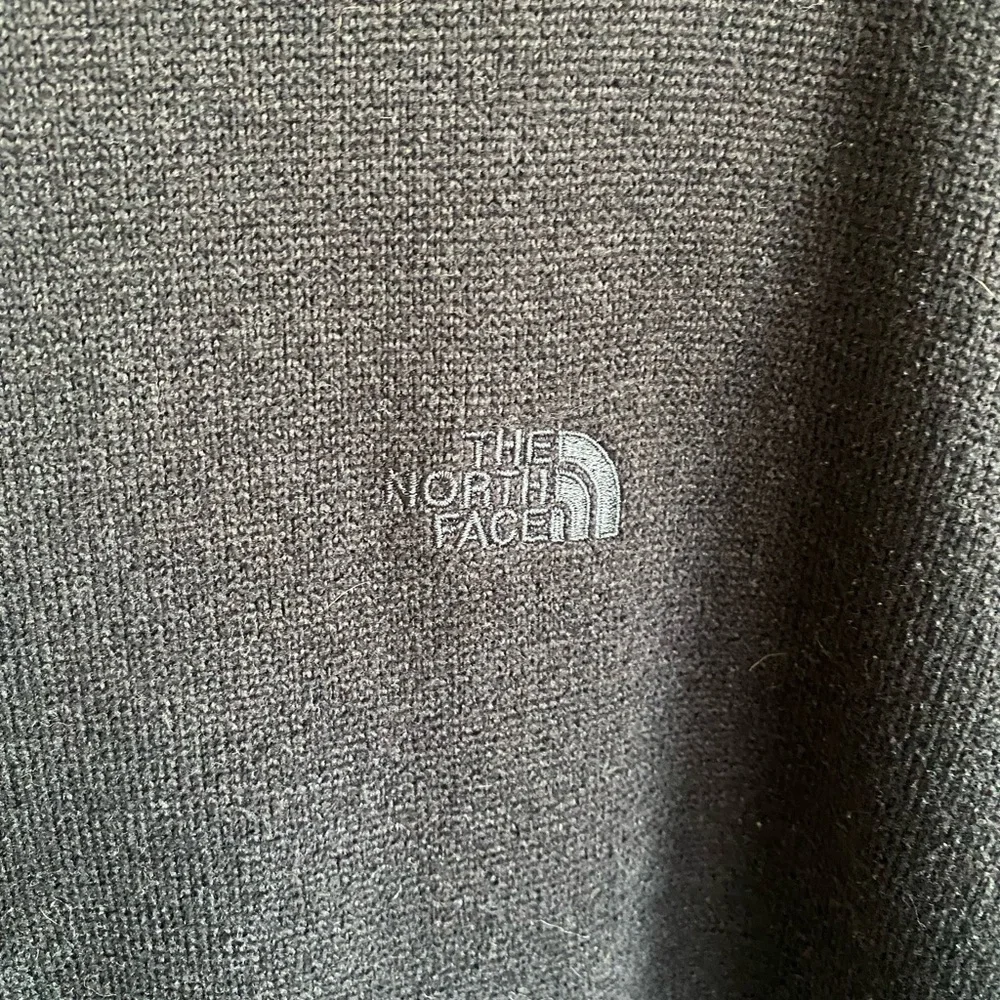 The North Face Men's Textured Cap Rock Fleece 1/4 Zip Pullover-Size L